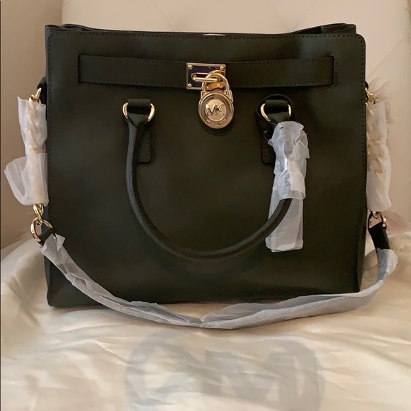 Michael Kors Handbags - NWT Michael Kors Hamilton Large Tote Olive Green